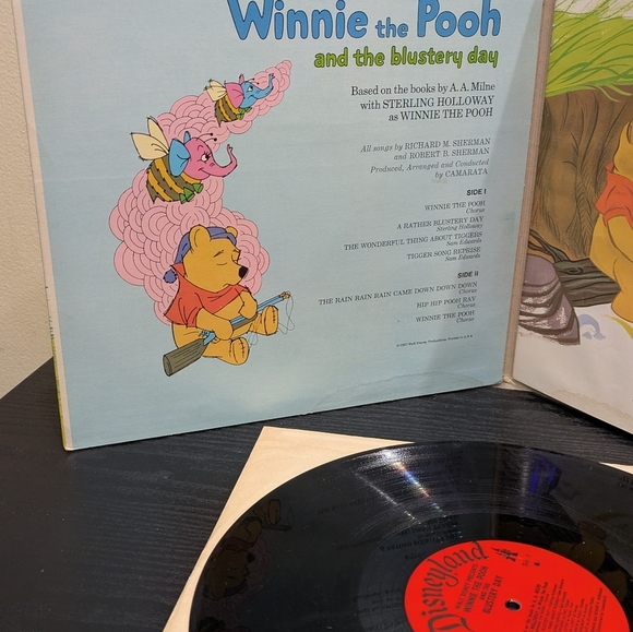 Disney Winnie the Pooh Vinyl Record - Red, Blue, Yellow 1967 - Picture 7 of 8